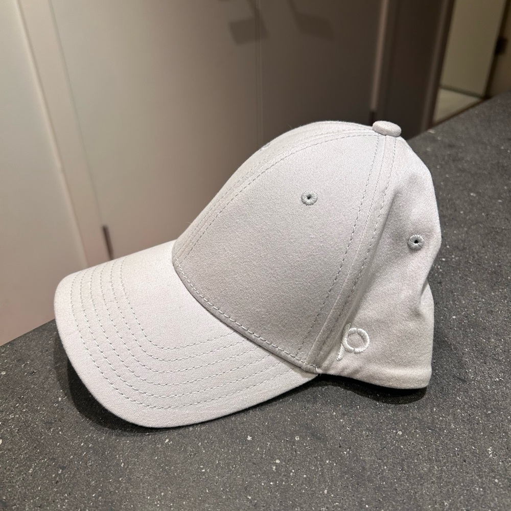 Bundle - 2 pack Ponyback Grey and White Hat S/M